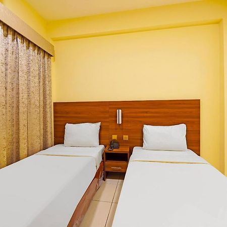 Oyo 925 Emirates Hotel Dubai Bagian luar foto