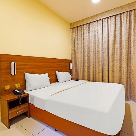 Oyo 925 Emirates Hotel Dubai Bagian luar foto