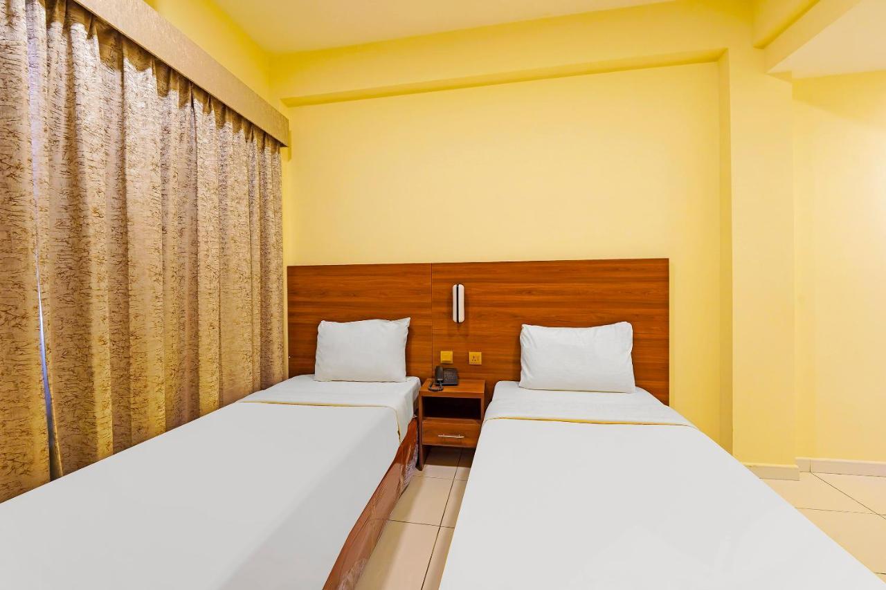 Oyo 925 Emirates Hotel Dubai Bagian luar foto