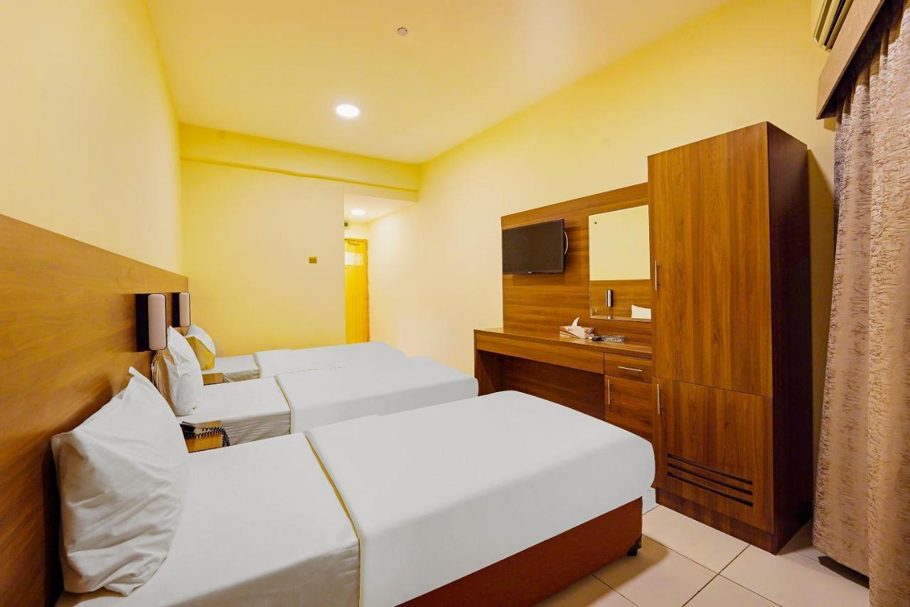 Oyo 925 Emirates Hotel Dubai Bagian luar foto
