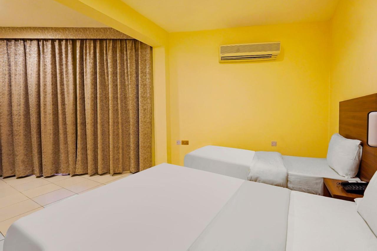 Oyo 925 Emirates Hotel Dubai Bagian luar foto