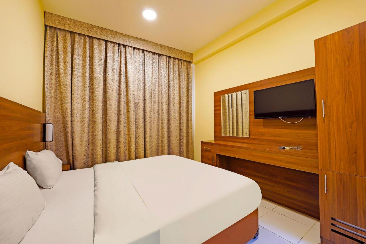 Oyo 925 Emirates Hotel Dubai Bagian luar foto