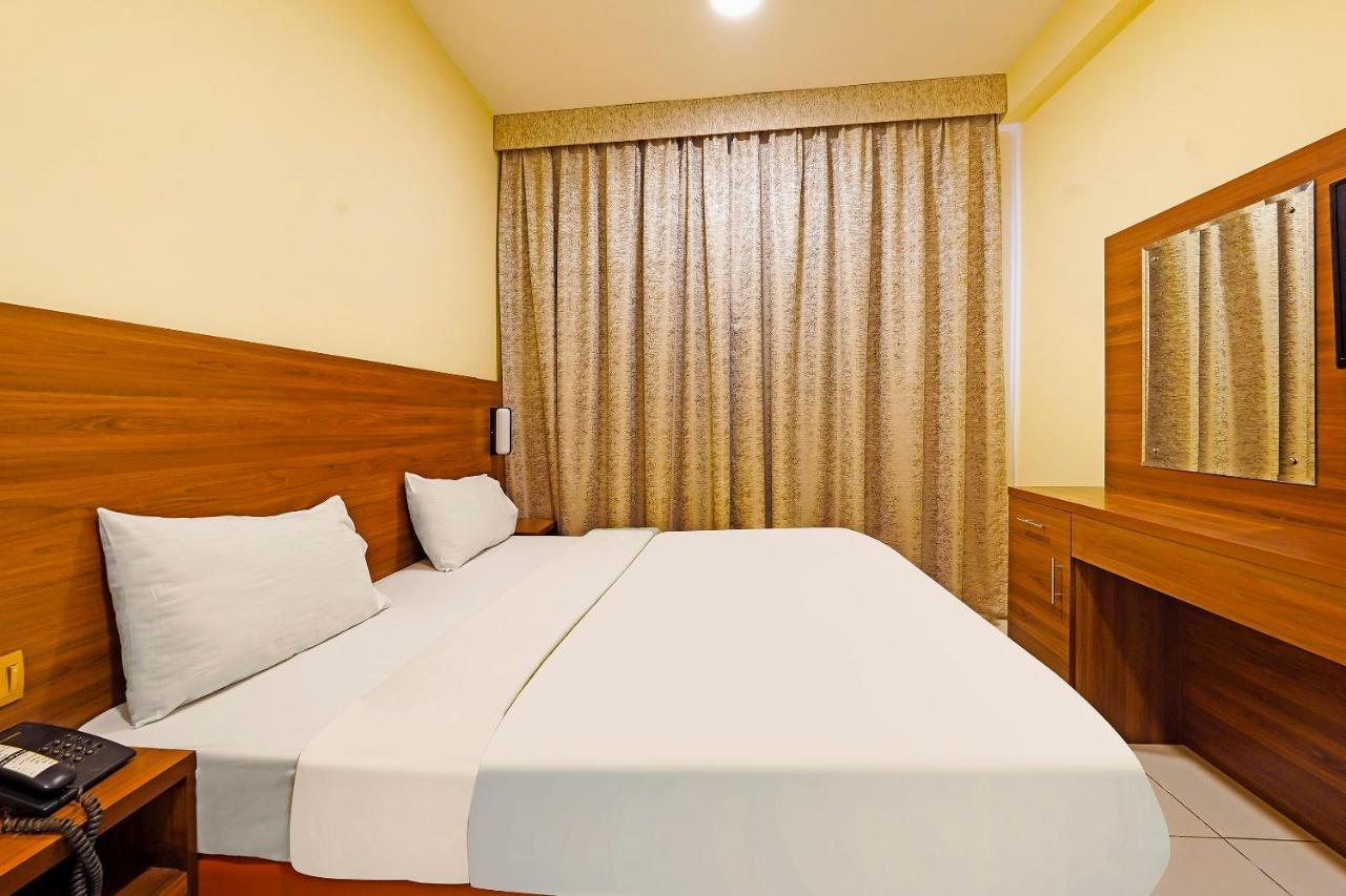 Oyo 925 Emirates Hotel Dubai Bagian luar foto