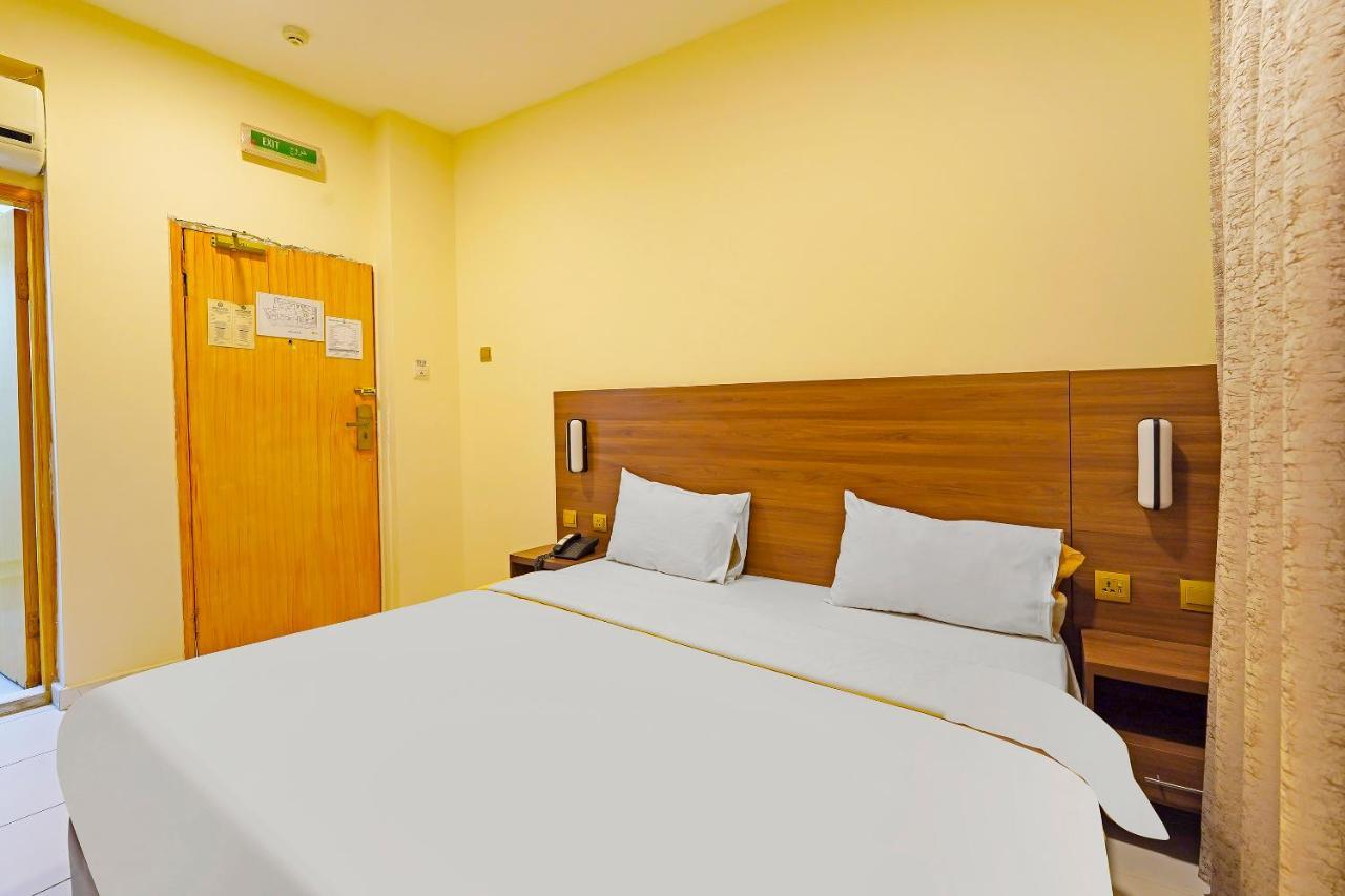 Oyo 925 Emirates Hotel Dubai Bagian luar foto