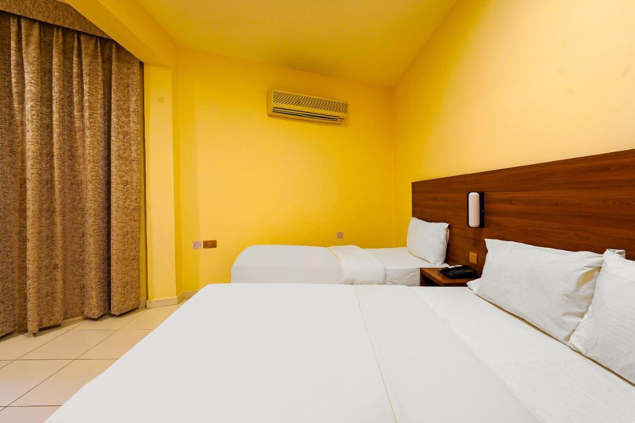 Oyo 925 Emirates Hotel Dubai Bagian luar foto